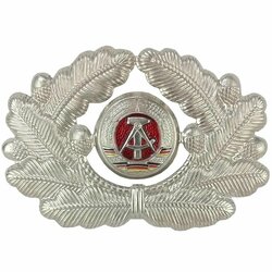 Odznak čepicový orig NVA vojín stříbrný