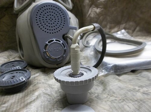 Protiplynová maska M-10M