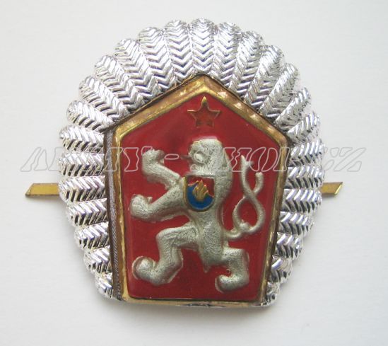 Odznak ČSLA - LEV s okružím MO stříbrný