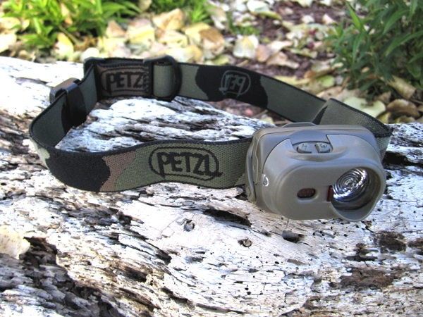 Čelová svítilna PETZL TACTIKKA XP camouflage