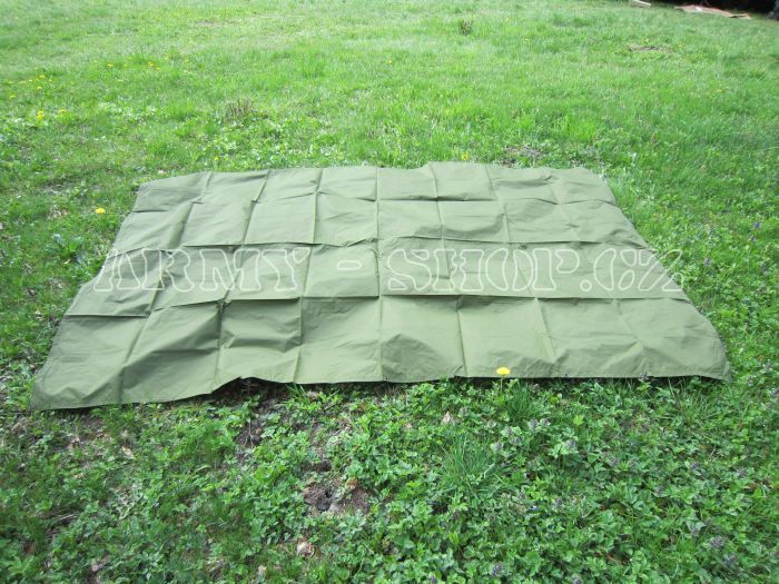 Multifunkční vojenská plachta