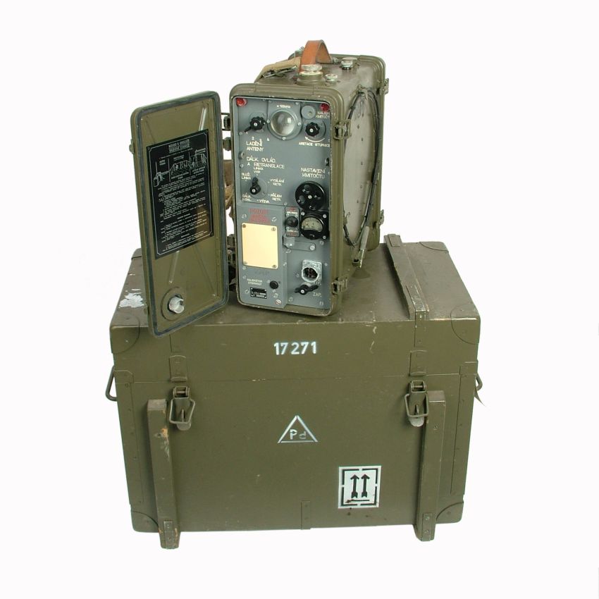 Rádiová stanice R-108