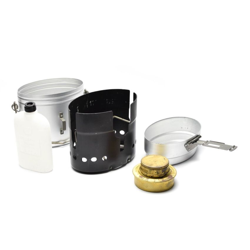 Ešus Švédský s lihovým vařičem