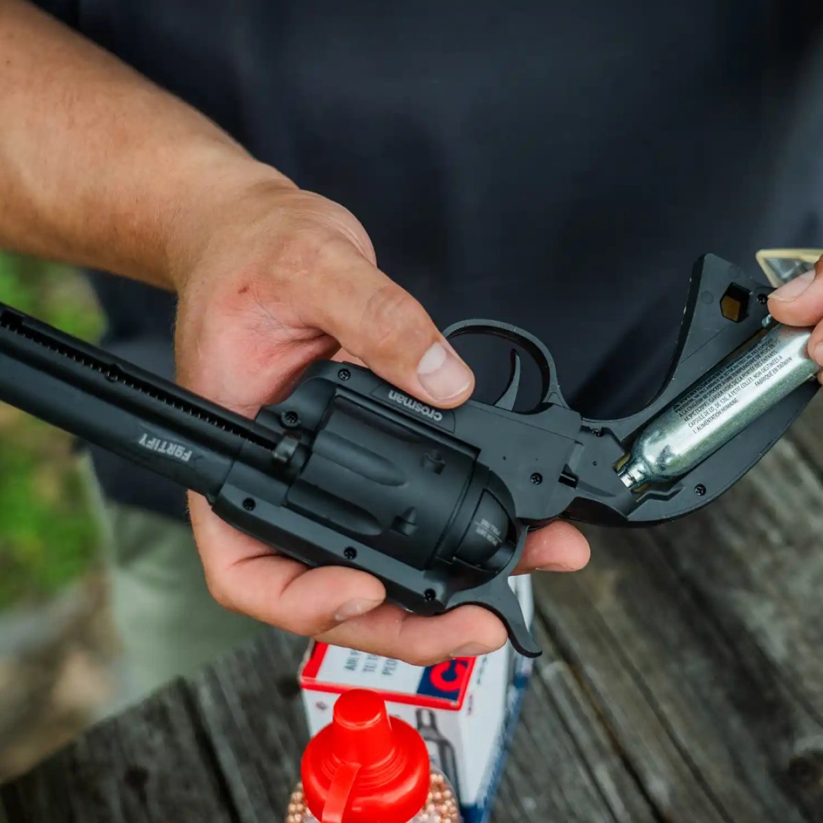 Vzduchový revolver Crosman Fortify cal. 4,5 mm